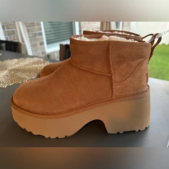 NWT Ugg Classic Ultra Mini Heights Boots - Size 9 - Picture 2 of 7